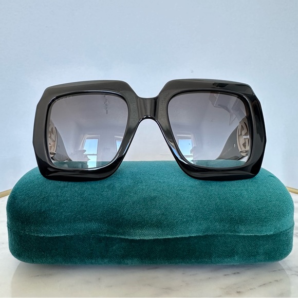 New! Authentic GUCCI Oversized Square Sunglasses. - Picture 7 of 13